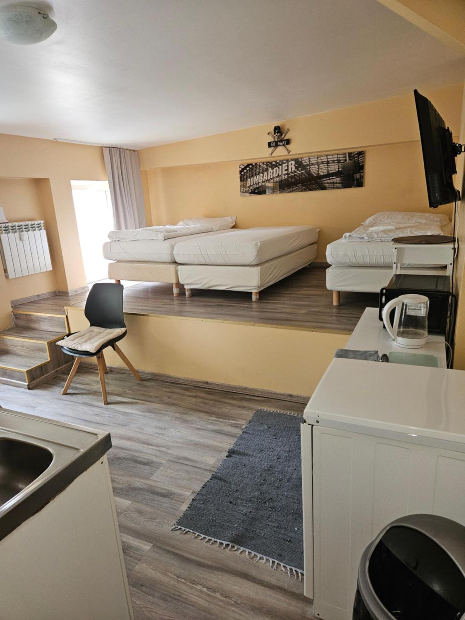 Pension 11 Apartments By Lorenc Berlin Luaran gambar