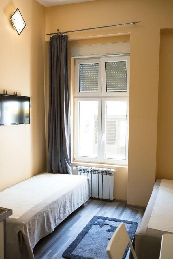 Pension 11 Apartments By Lorenc Berlin Luaran gambar